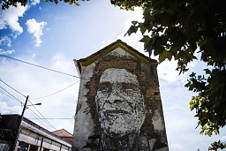 ESTAU - Obra de Vhils - foto Sara Pinheiro